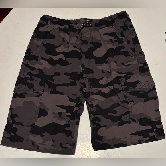Boys Weatherproof Vintage Camo Tech Shorts Size Small 7/8 - Picture 1 of 2